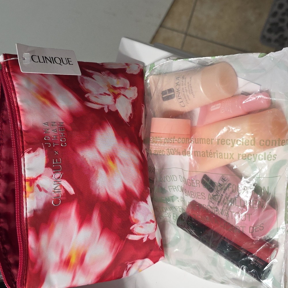 Clinique 8 Piece Set